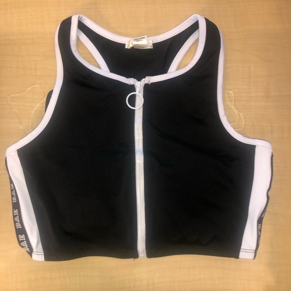 Bras - Picture 1 of 1